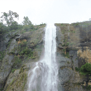 Diyaluma  Falls 